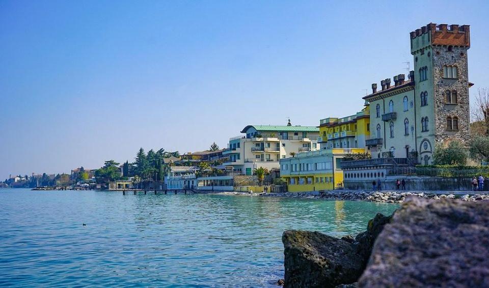 Appartamento Casa Vacanze Spiaggia D'Oro Desenzano del Garda Dış mekan fotoğraf